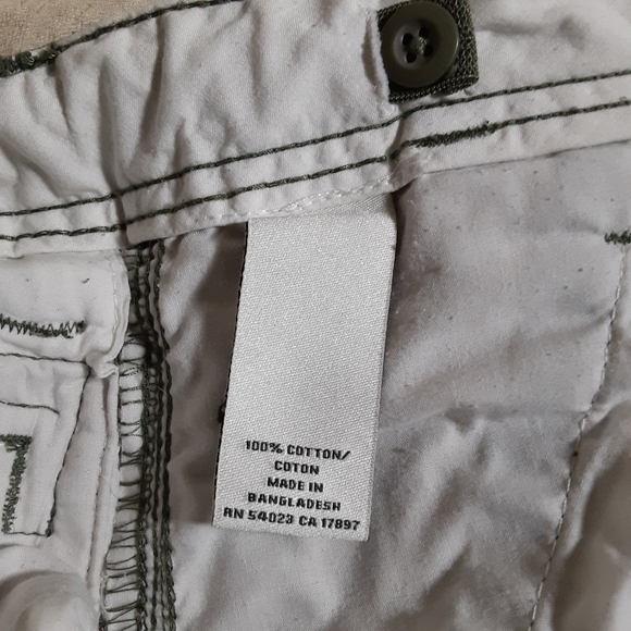 🍀3/$25 Old Navy cargo shorts for boys size 12 - Picture 4 of 5